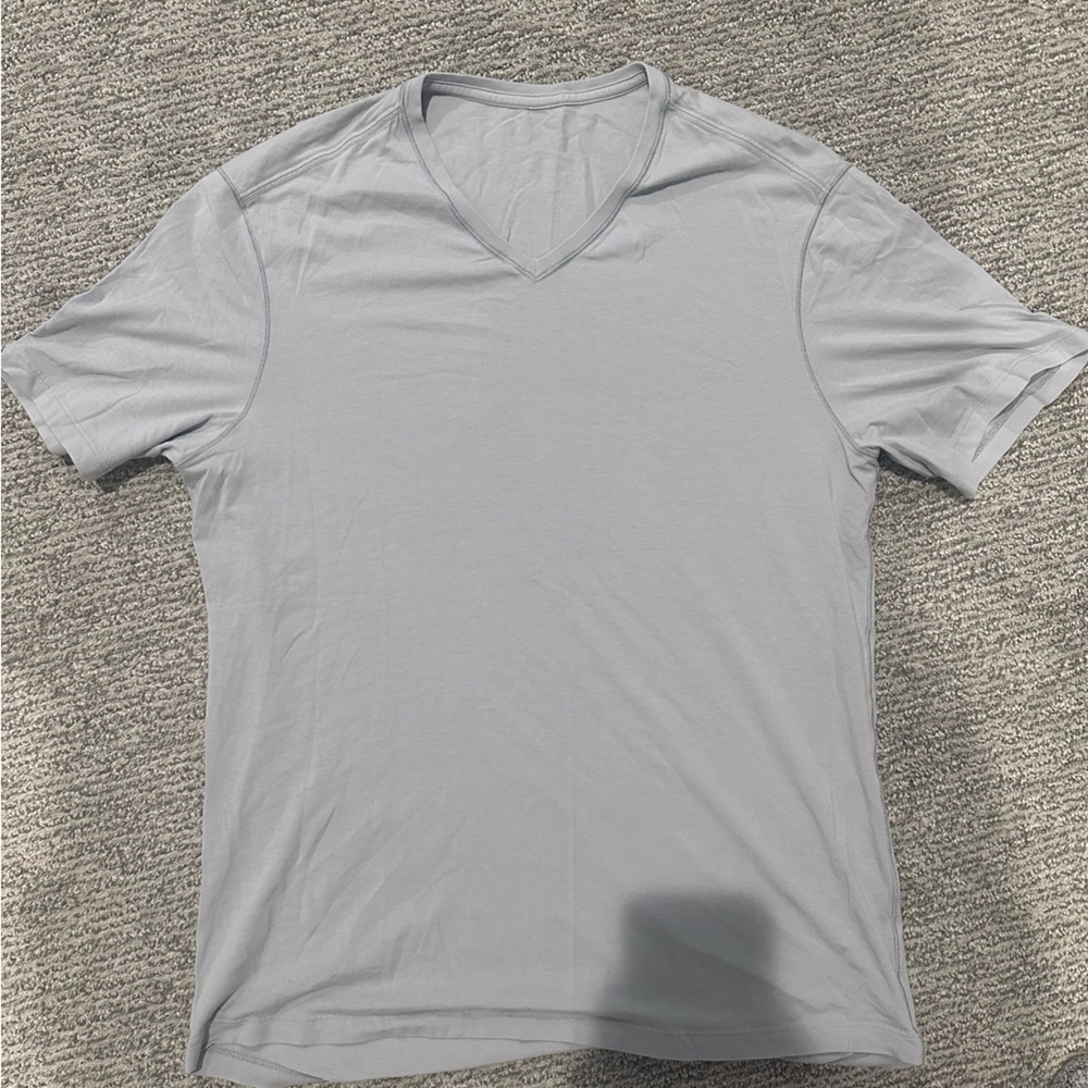 Lululemon Men’s V neck shirt